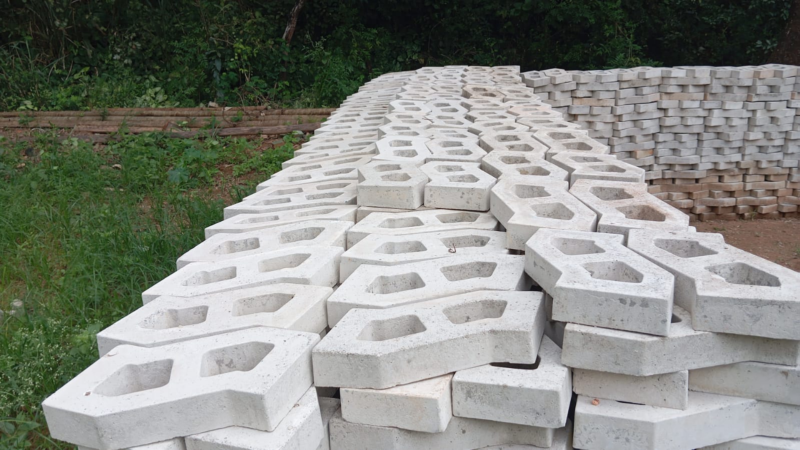 WhatsApp Image 2025-12-04 at 11.30.00